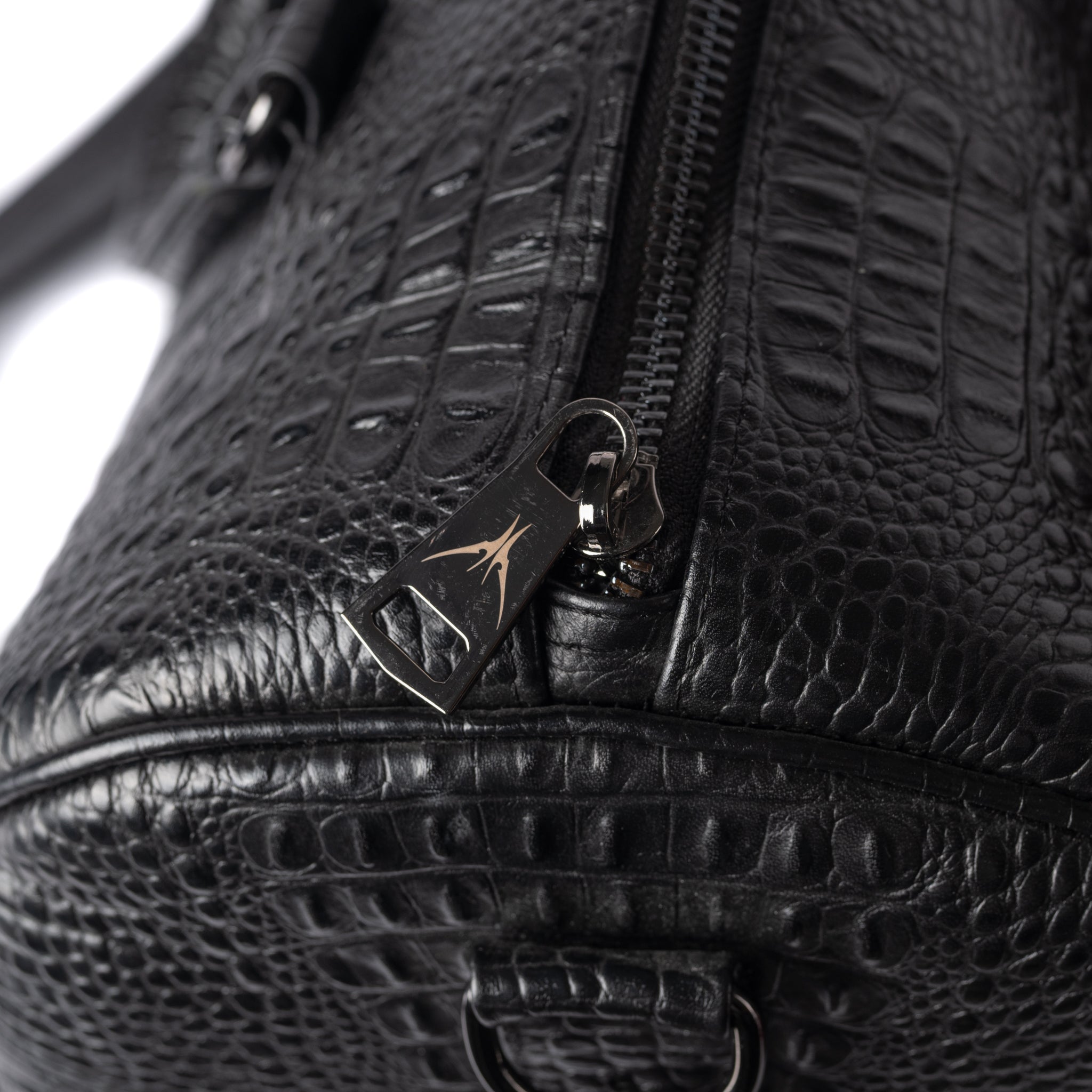 LEVIATÁN | THE DUFFLE CROCO BLACK.