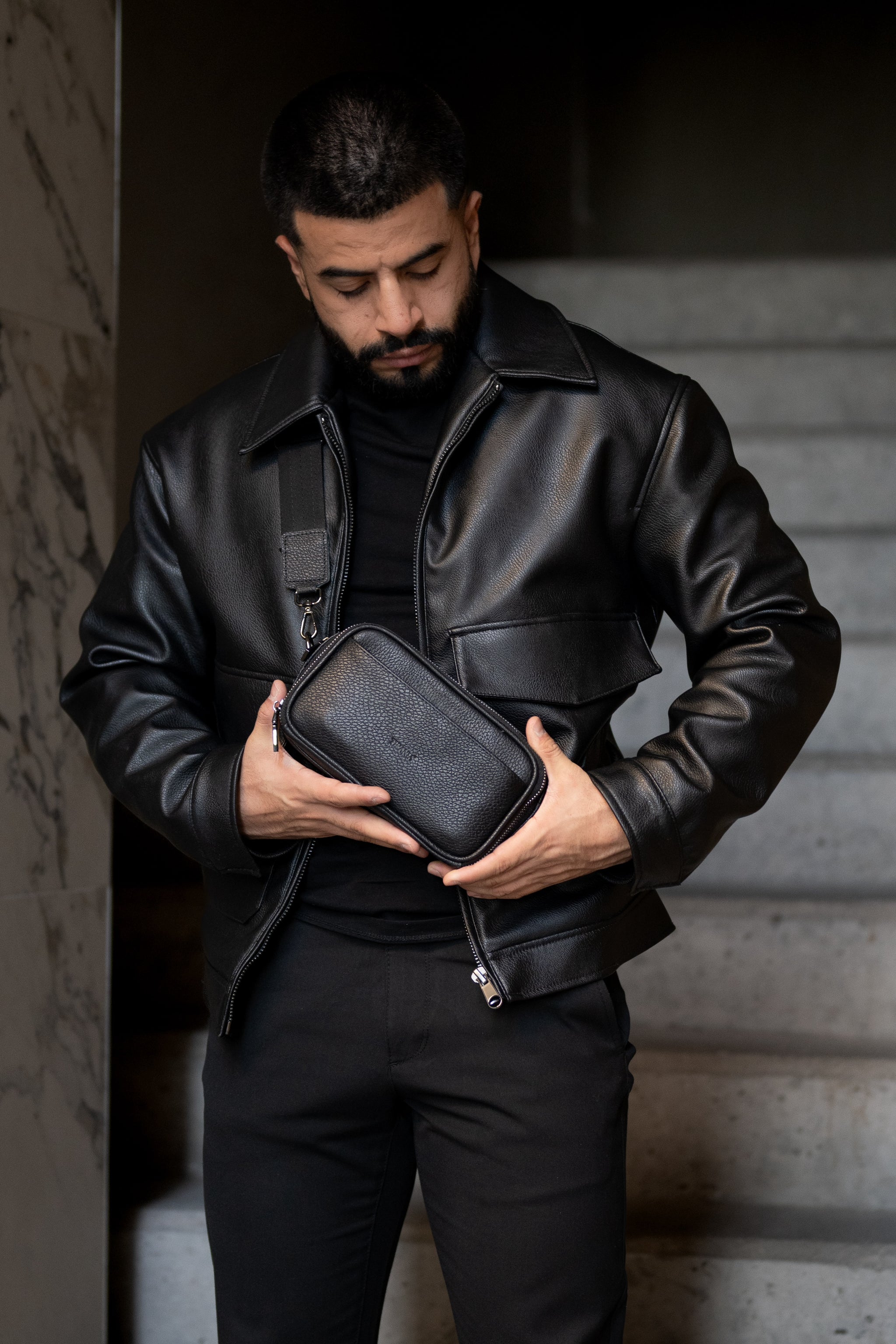 ARCONTE | NECESER BLACK CAVIAR.