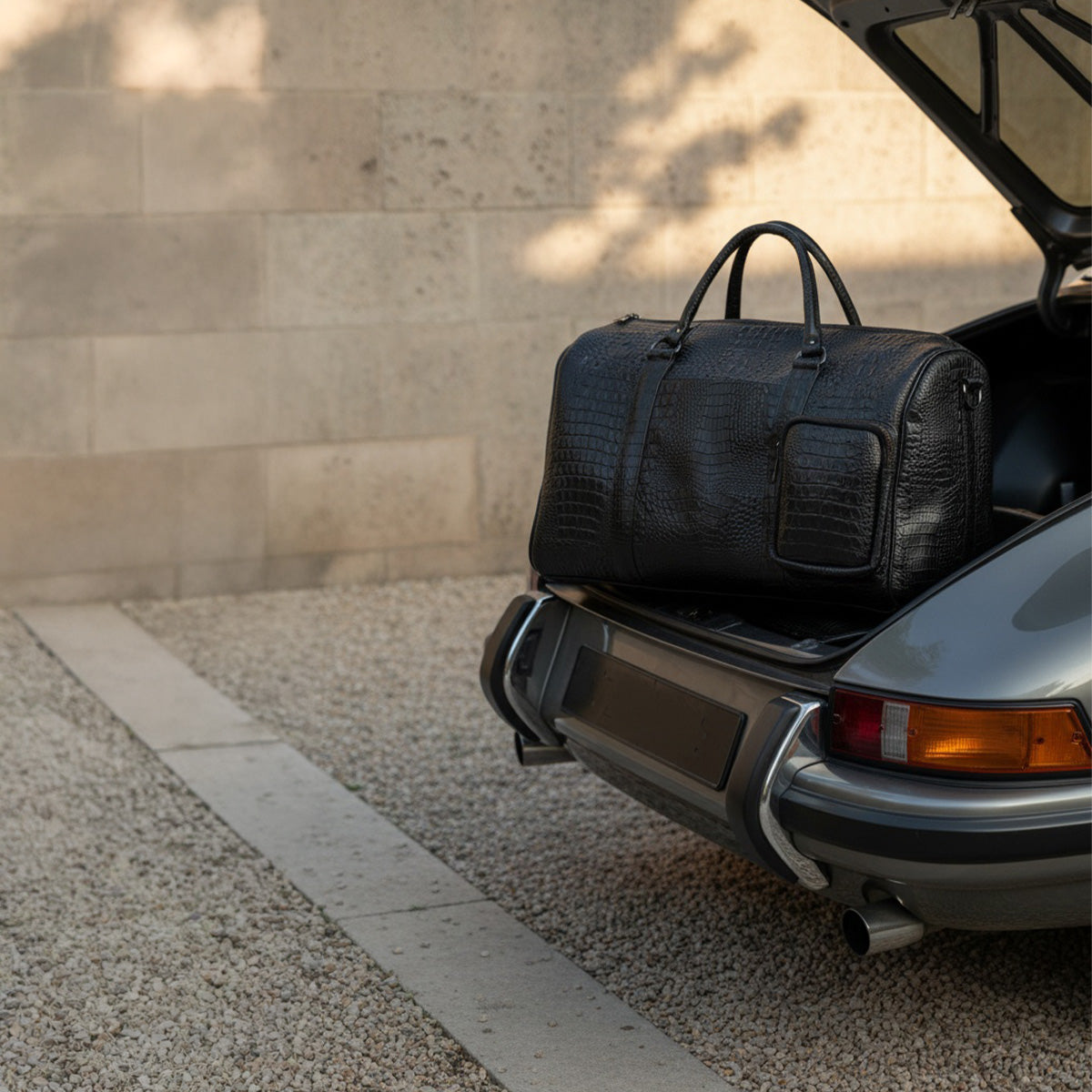 LEVIATÁN | THE DUFFLE CROCO BLACK.